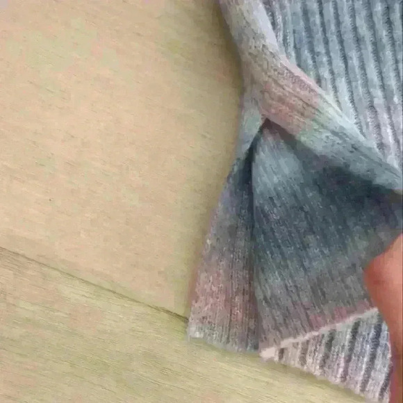 🌴2/$25🌴A.N.A  | Women's Blue/pink Ombre Soft Fuzzy V-Neck Sweater - Picture 2 of 4